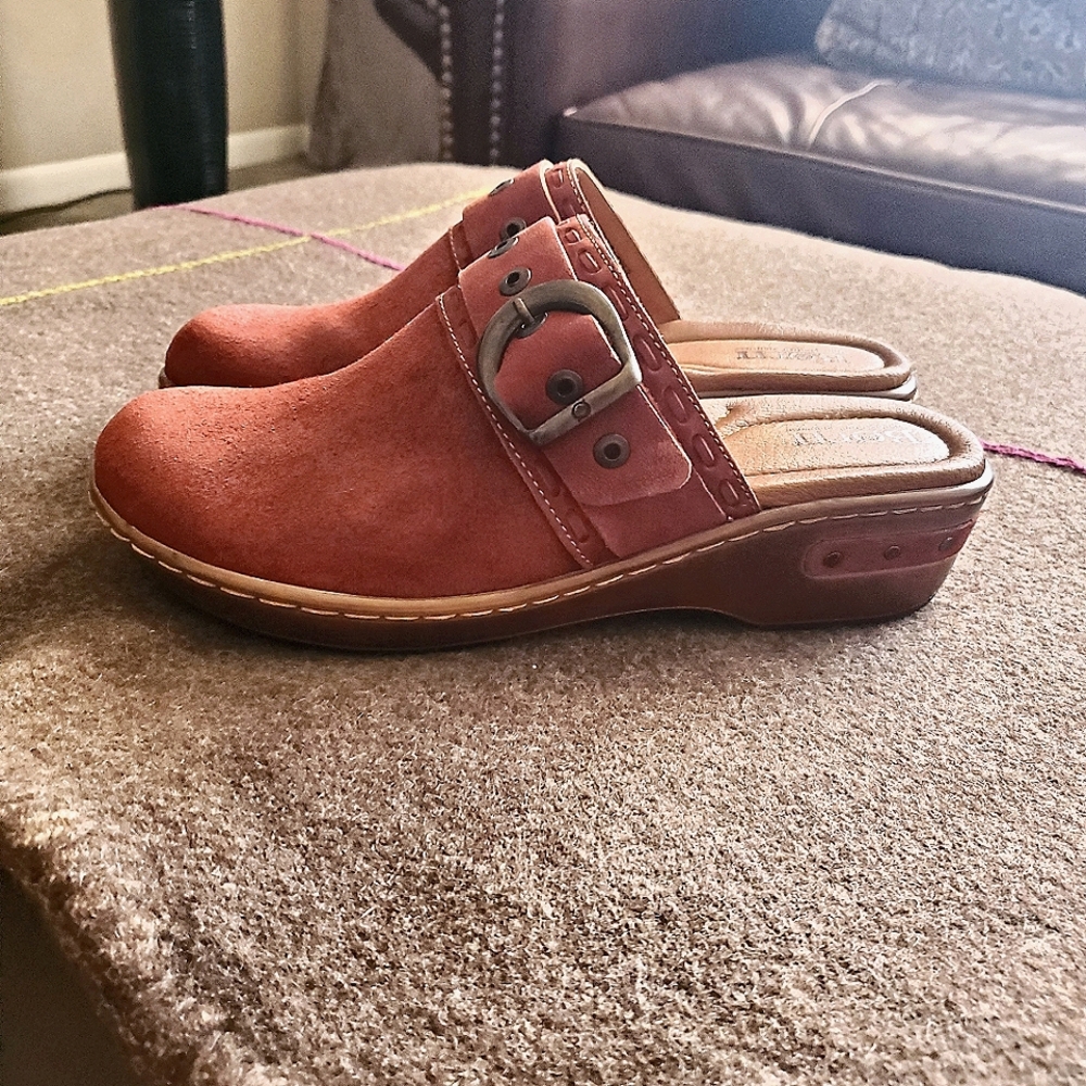 BORN Leather Clogs Maroon